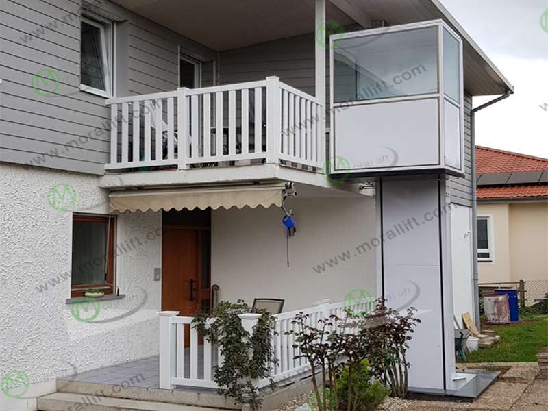 Aluminum wheelchair lift