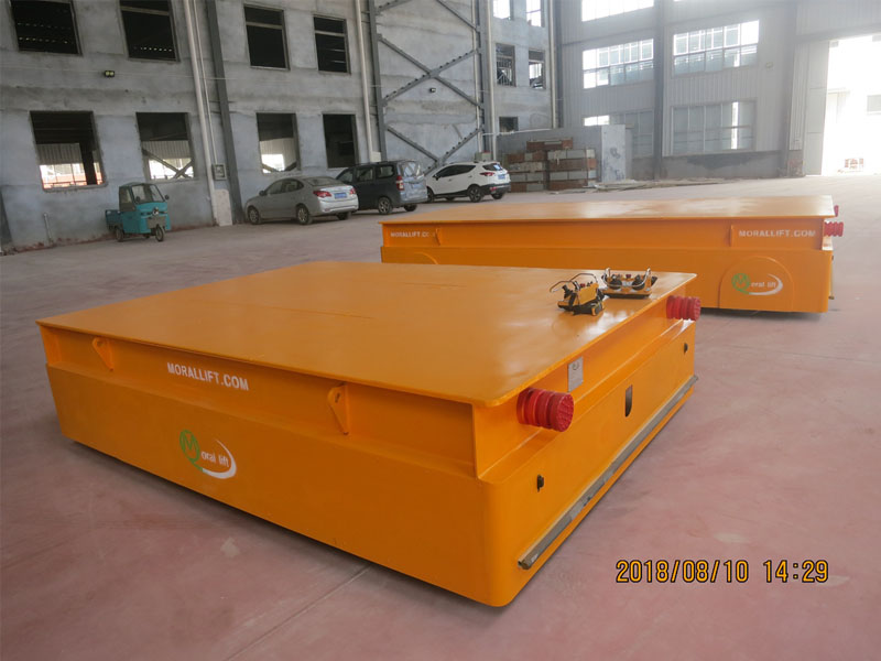 Trackless transfer cart
