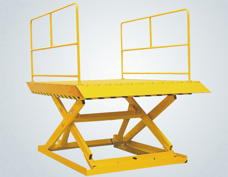 Scissor dock lift