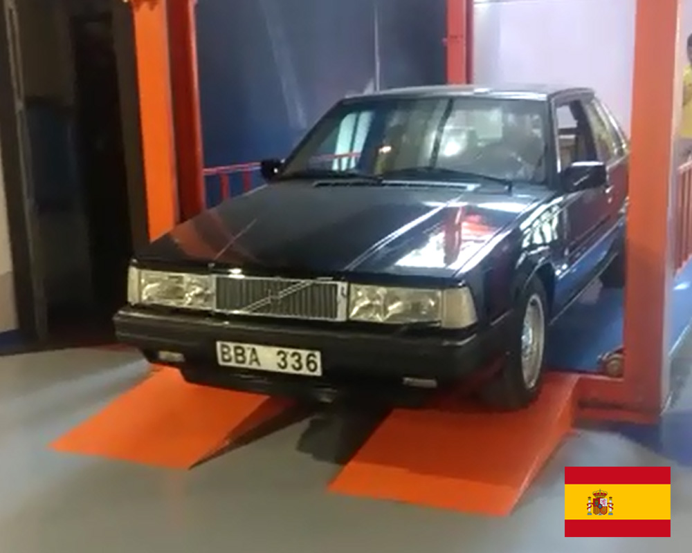 Four post car platform lift to Spain