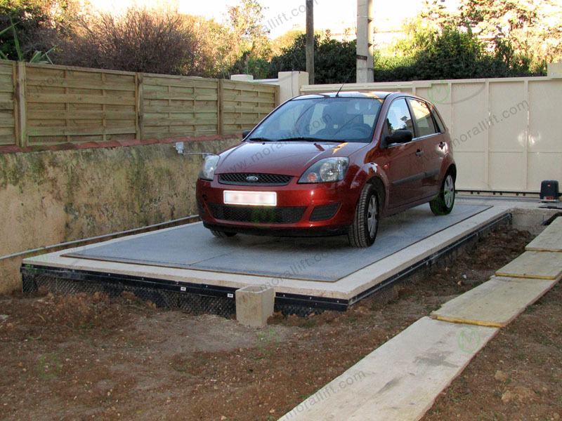 Double deck car lift
