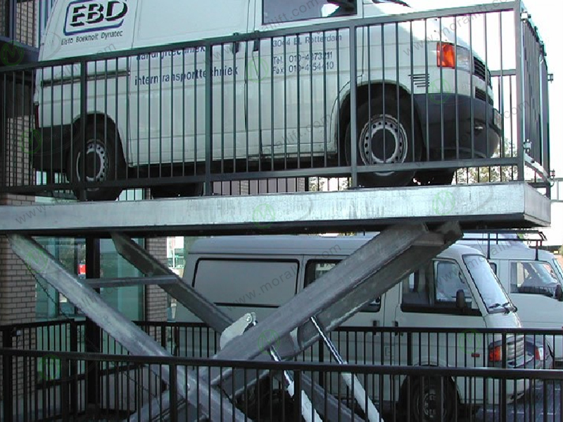 Single scissor car lift