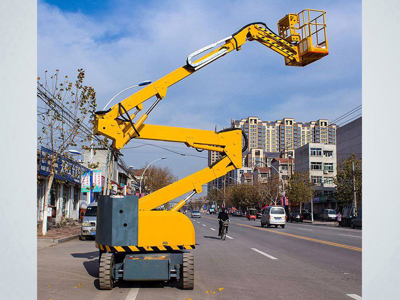 Self-propelled articulating boom lift