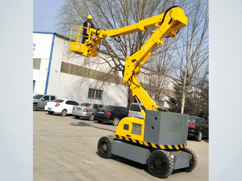 Self-propelled articulating boom lift